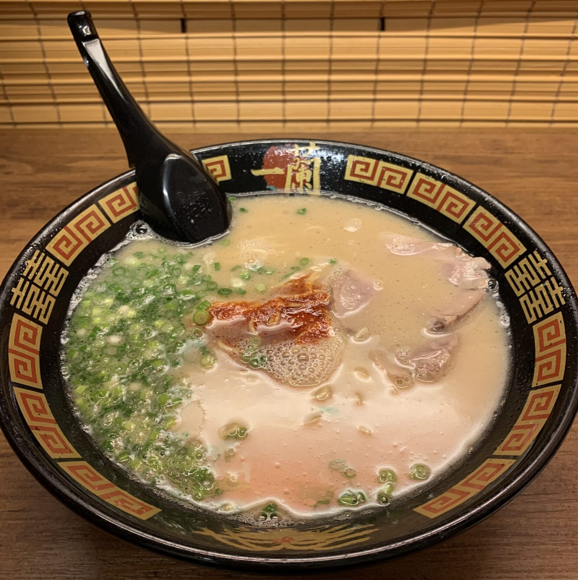 これは一蘭のラーメンです。